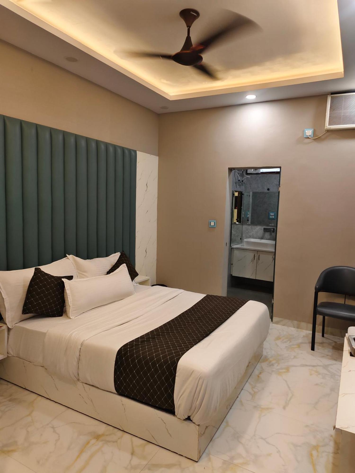Hotel New Imperial Ghaziabad Exterior foto